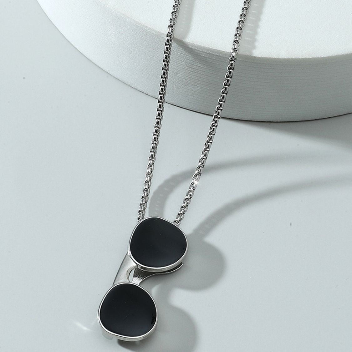 Collar con colgante de gafas y cadena de caja - Vanytel