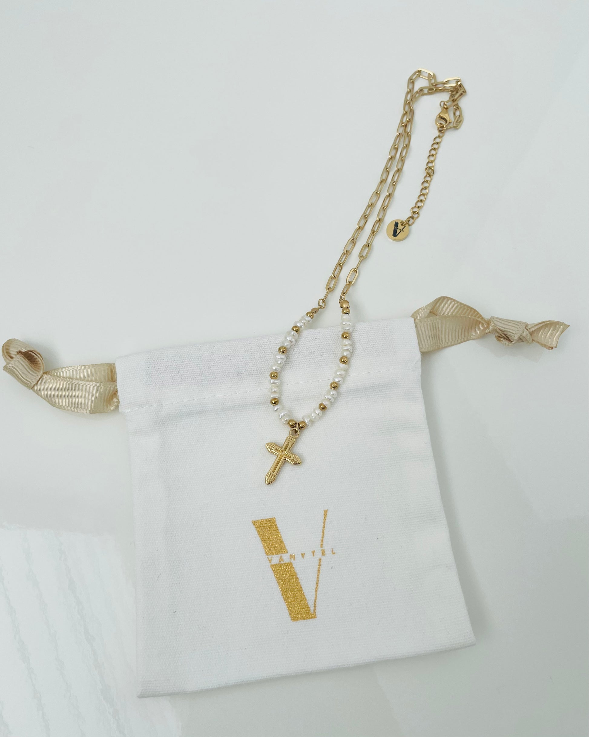 Crucecita Pearl Necklace 18” - Vanytel