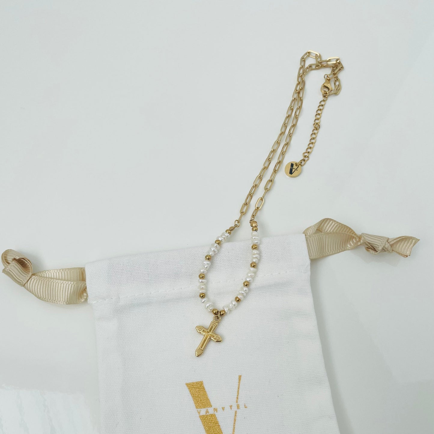 Crucecita Pearl Necklace 18” - Vanytel