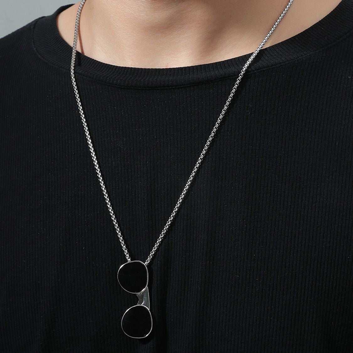 Collar con colgante de gafas y cadena de caja - Vanytel