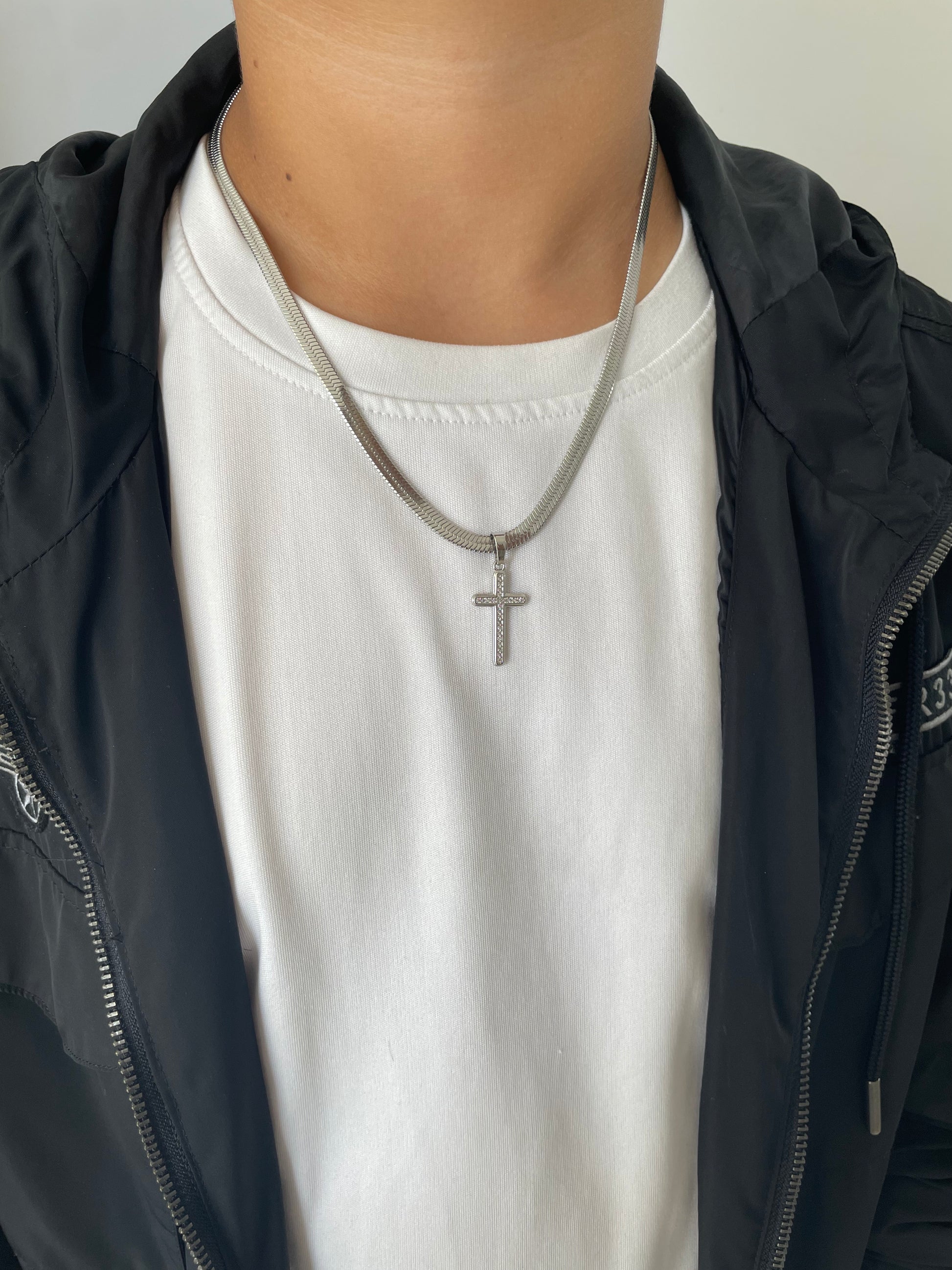 Cadena Snake con Colgante de Cruz Color Plata - Vanytel