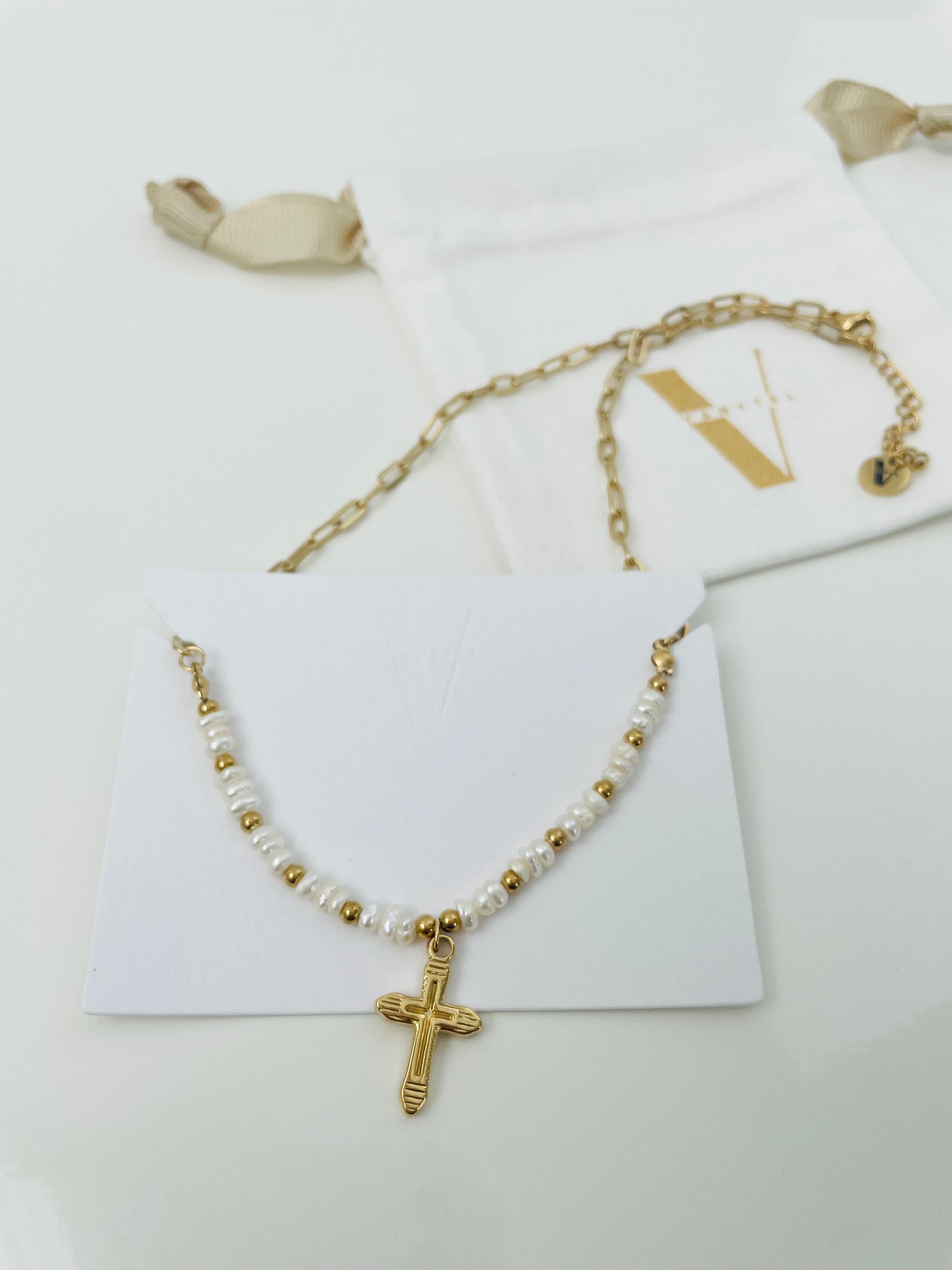 Crucecita Pearl Necklace 18” - Vanytel
