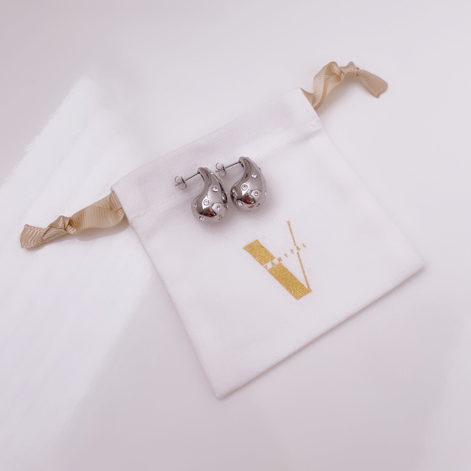 Bold Drops Studs | Sparkle - Vanytel