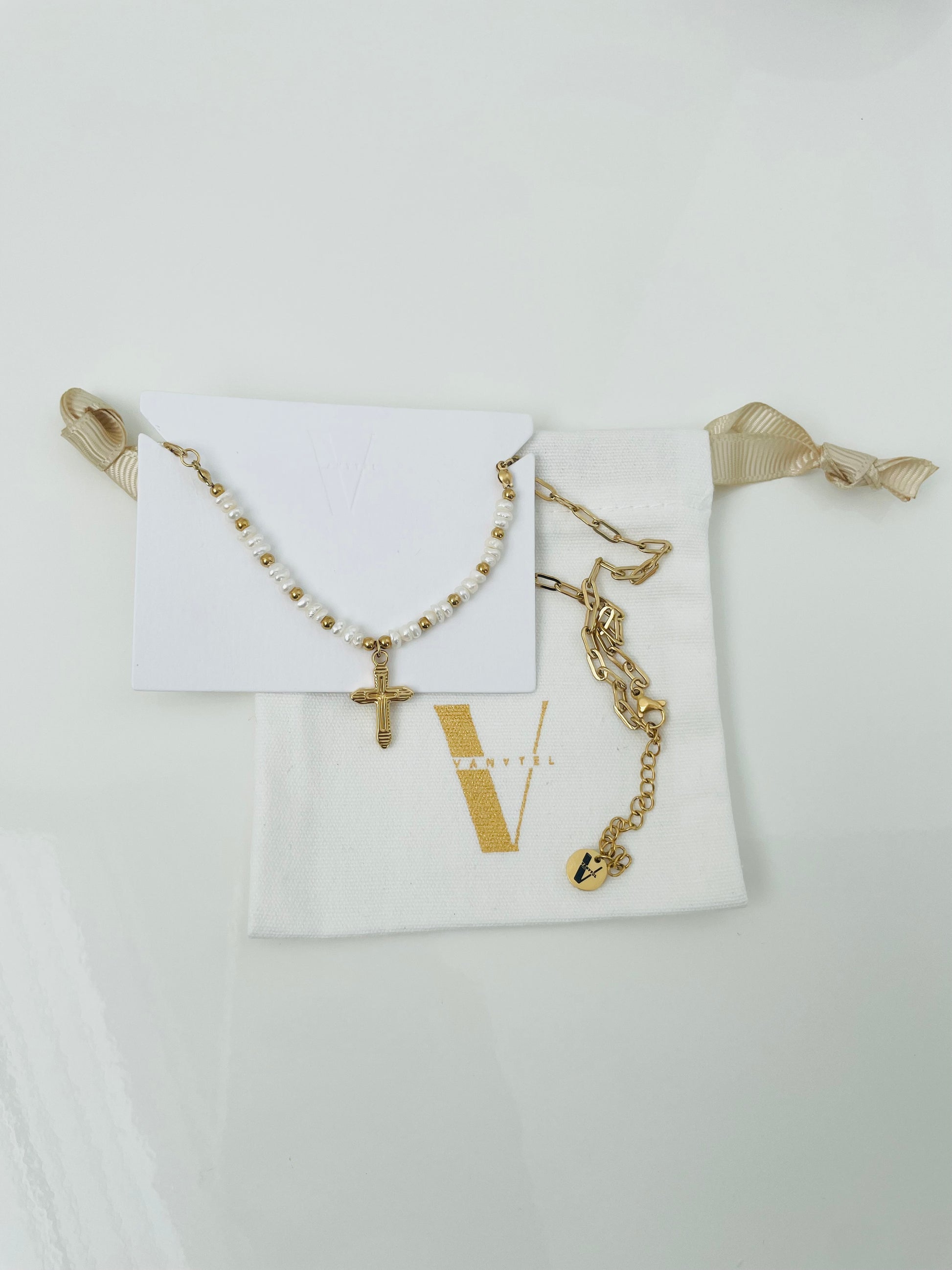Crucecita Pearl Necklace 18” - Vanytel