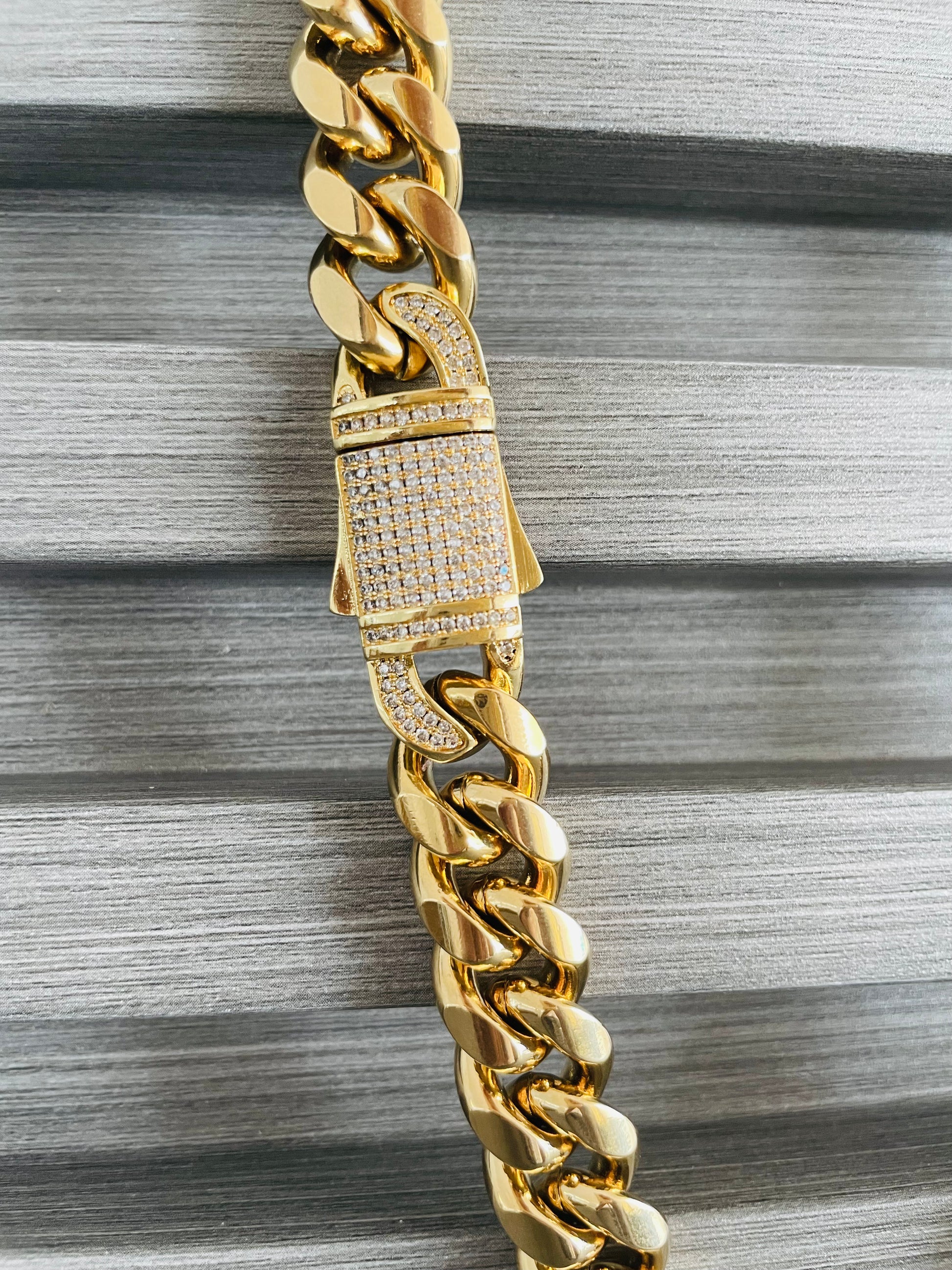 Cubana con Cierre en Zirconia Cúbica - Vanytel