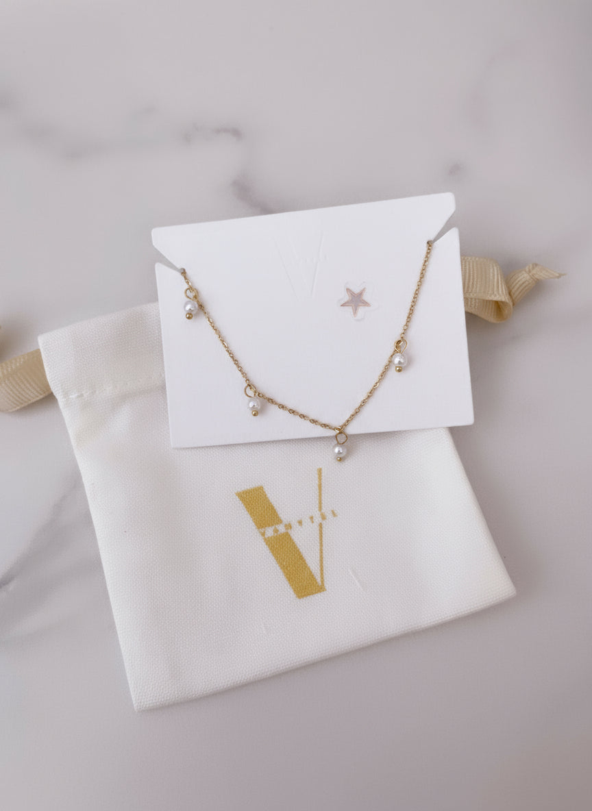 Estuche de regalo con el collar Amanda choker de perlitas, Vanytel.