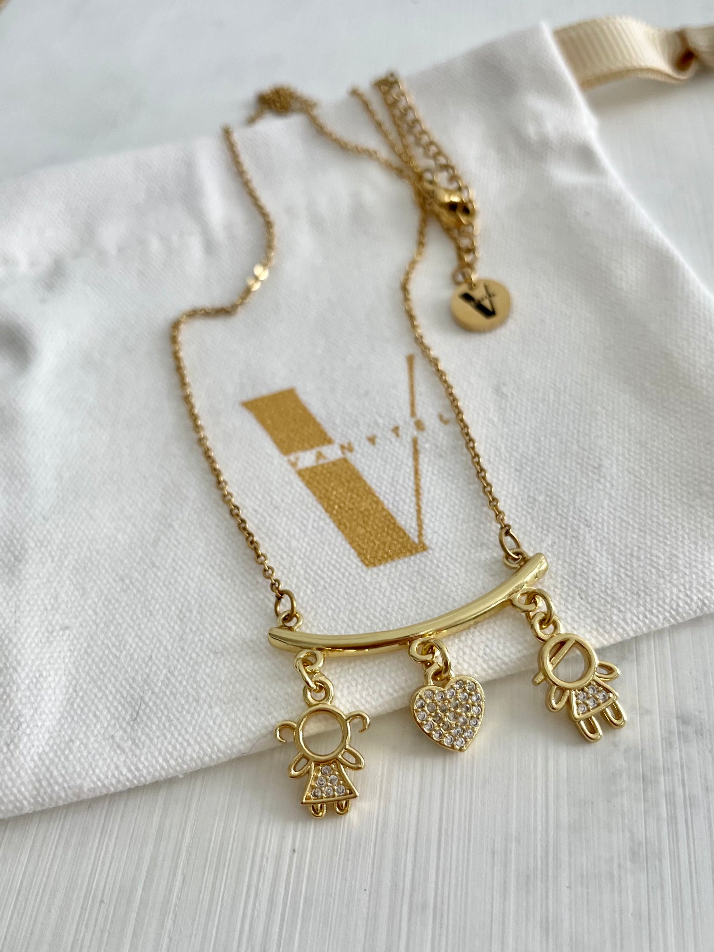 Girl & Girl Necklace - Vanytel