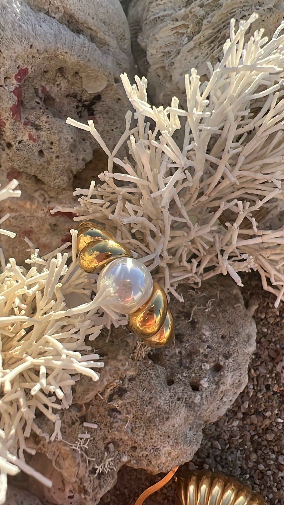 Croissant Pearl Ring - Vanytel