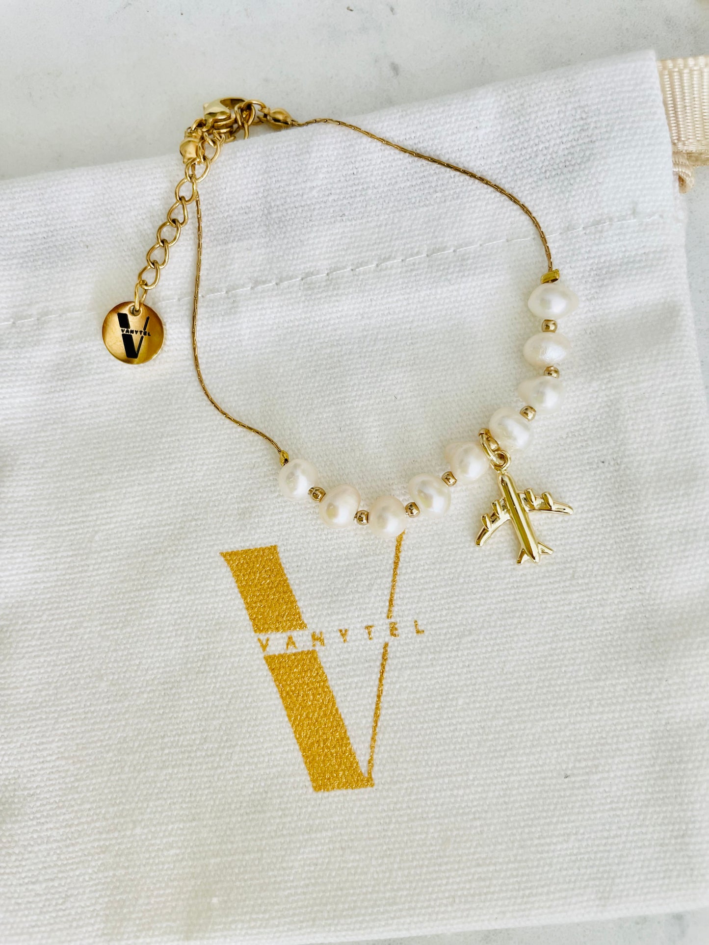 Airplane Pearl Bracelet - Vanytel