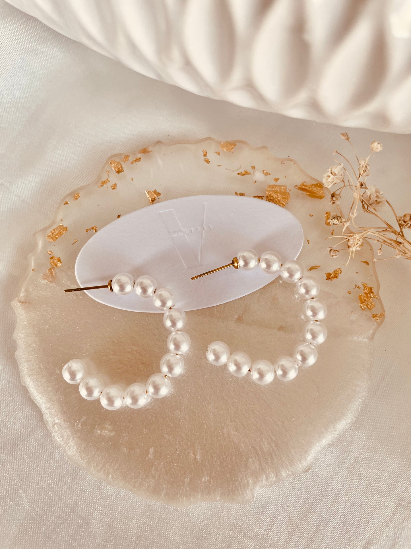 Pearl Hoop (Medium) - Vanytel