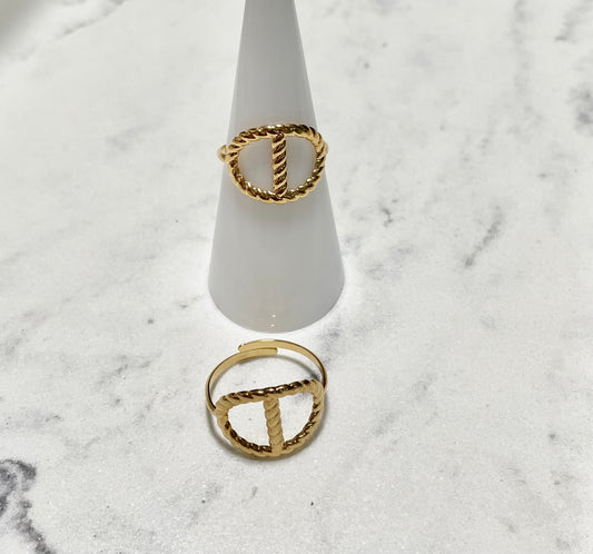 Estelita Ring (Medium) - Vanytel