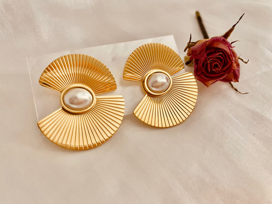 Cattleya Stud Earrings - Vanytel