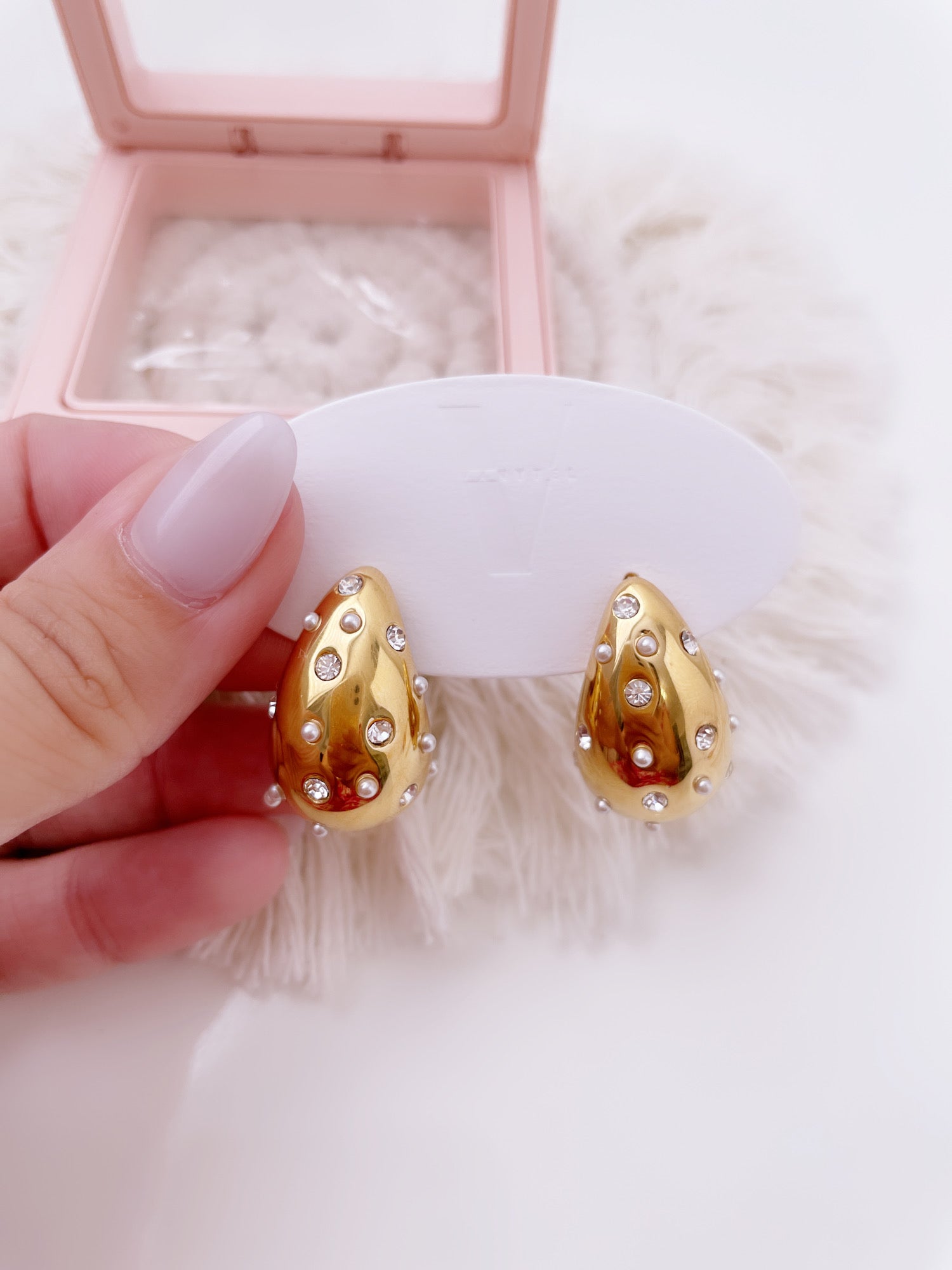 Bold Drops Studs | Sparkle & Pearl - Vanytel 