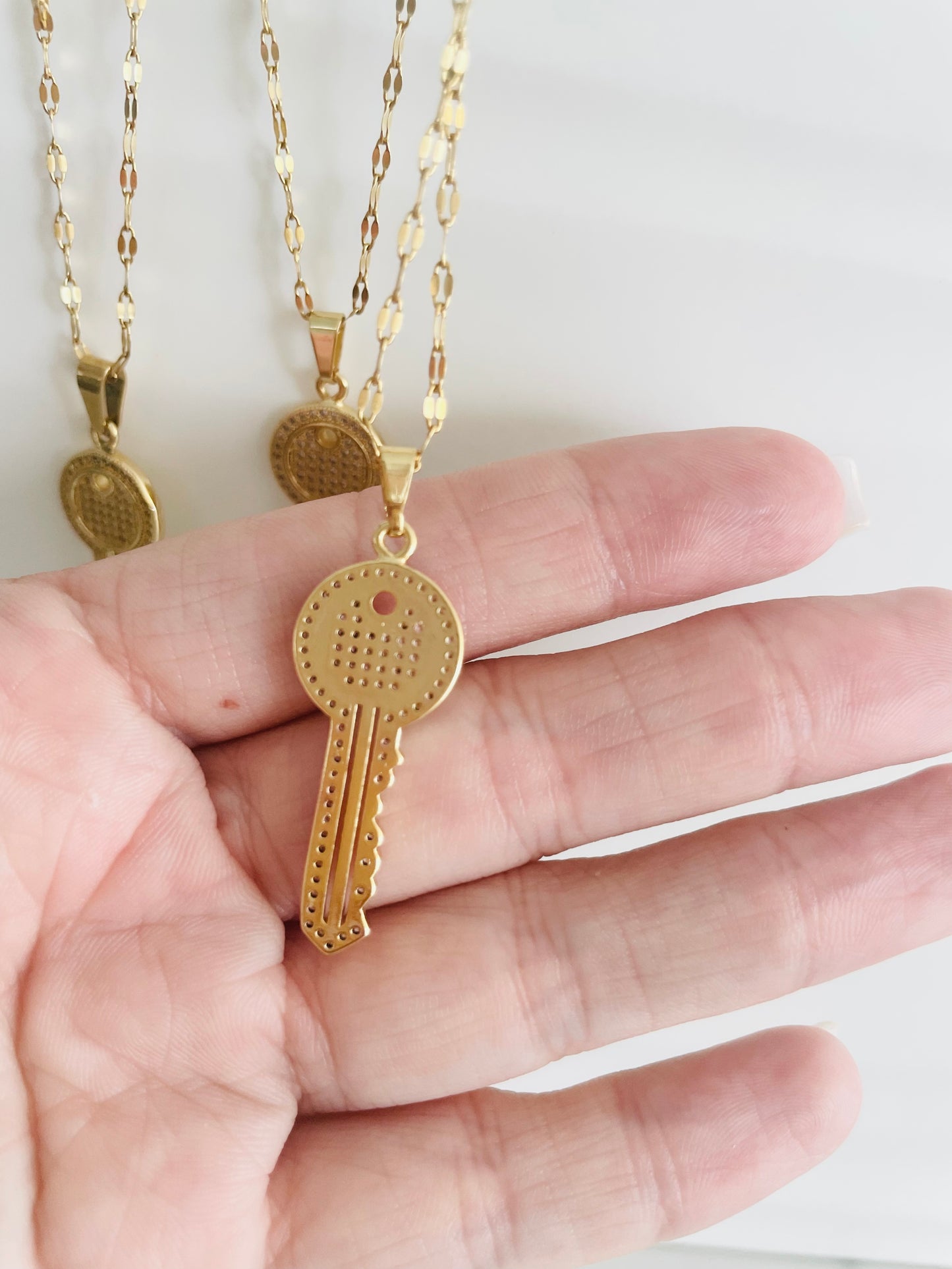 Golden Key Pendant Necklace - Vanytel 