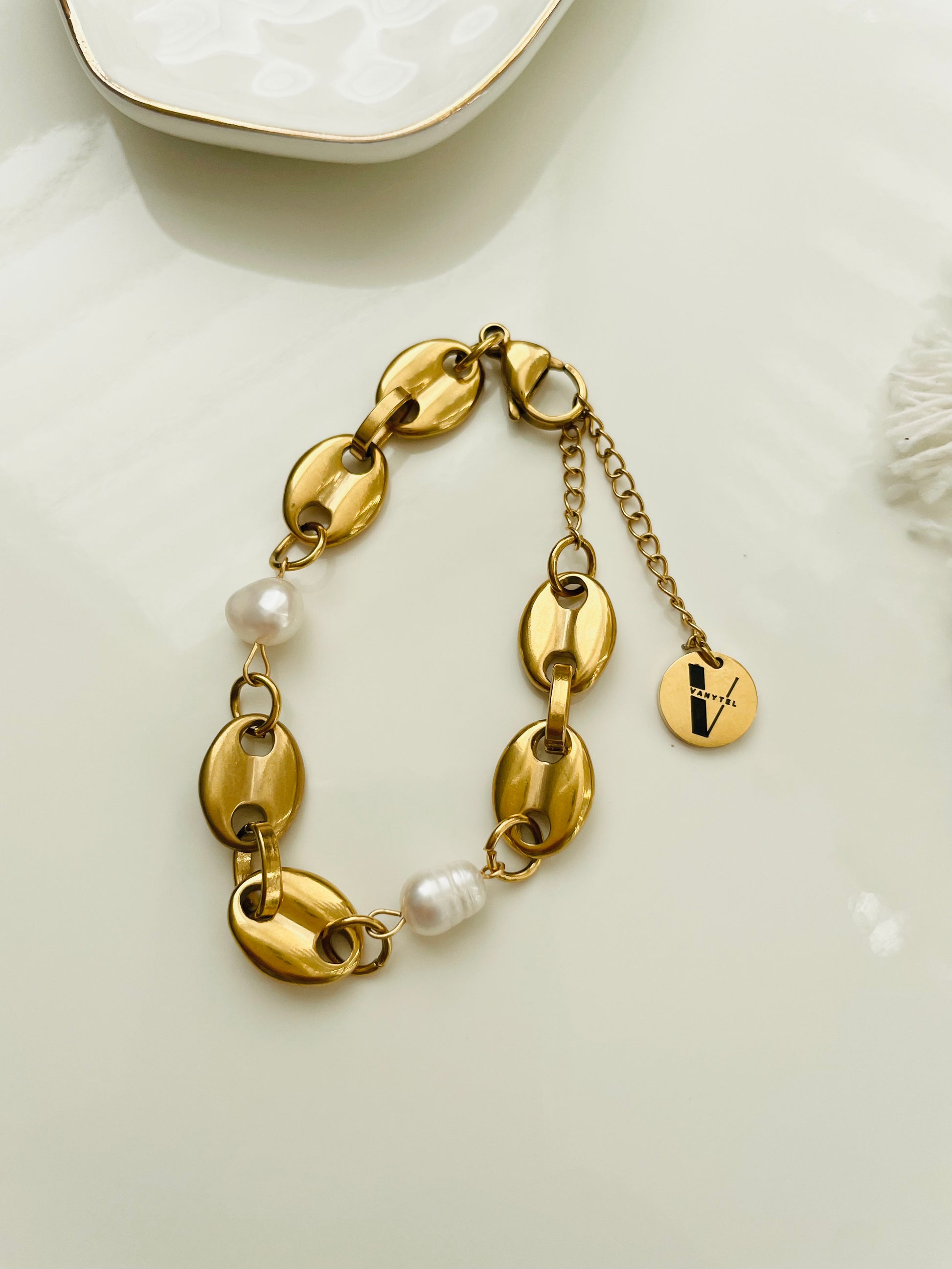 GG Tag Pearl Bracelet - Vanytel 