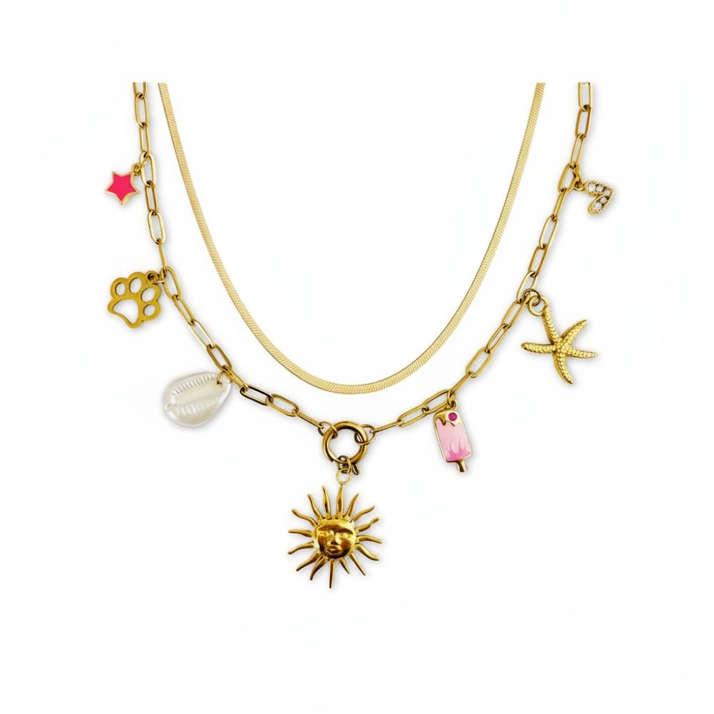 Collar Encantos Vanytel con doble cadena y charms dorados en acero inoxidable
