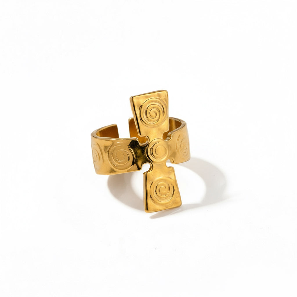 Anillo de crucifijo dorado ajustable en acero inoxidable para mujer, joyería moderna Vanytel.

